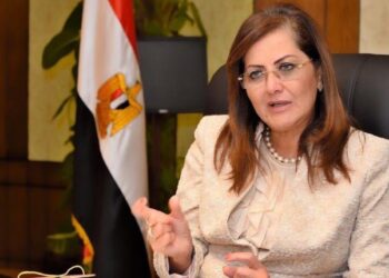 التخطيط توقع بروتوكولا لتجهيز وحدات مرور متنقلة.. صور