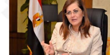 التخطيط توقع بروتوكولا لتجهيز وحدات مرور متنقلة.. صور