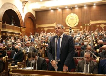 قانون العمل الجديد.. أجر شهرين للعامل على كل سنة خدمة حال فصله تعسفيًا