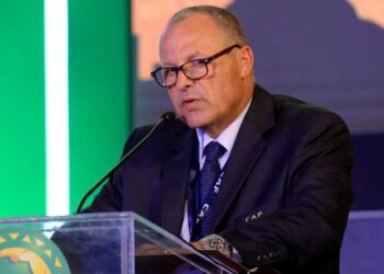 أبو ريدة يصل الكاميرون لحضور اجتماع عاصف للمكتب التنفيذي لــ”كاف”