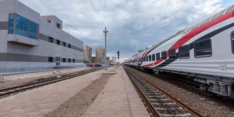 وزير النقل: الإشارات الإلكترونية الجديدة تتابع قطارات السكك الحديدية لحظة بلحظة