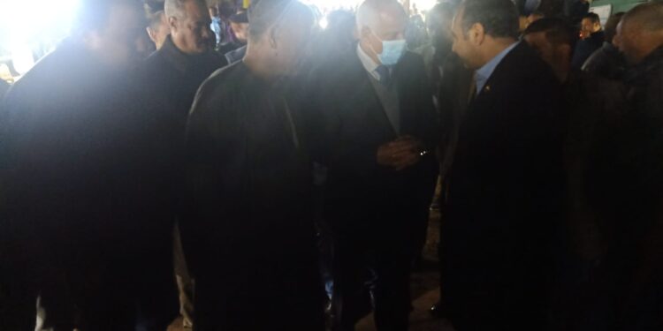 محافظ الجيزة يتفقد موقع حادث سقوط سيارة بفرع رشيد بمنشأة القناطر