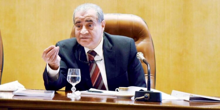 وزير التموين يعلن منع الدمغة التقليدية للذهب ويستبدلها بالليزر بعد عام