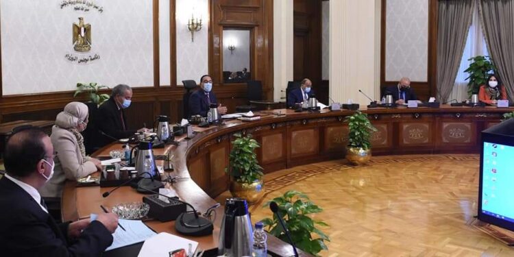 مدبولي يُكلف بسرعة تسكين وتشغيل سوق الجملة ببرج العرب