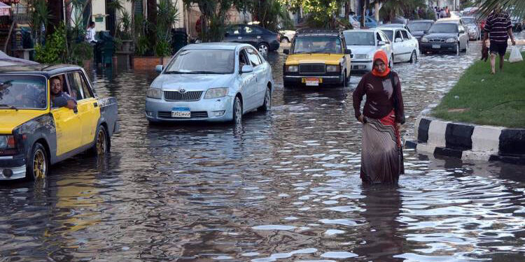 برلماني عن الإسكندرية يسأل الحكومة: ما حقيقة اختفاء المدينة بسبب الأمطار؟