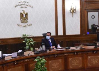 مدبولي: الدولة مهتمة بمشروعات الطرق لدعم التنمية المستدامة