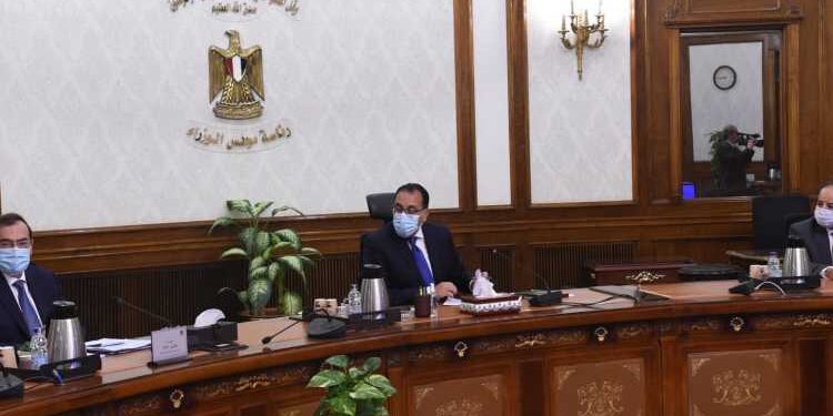 مدبولي: الدولة مهتمة بمشروعات الطرق لدعم التنمية المستدامة