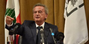 بتهمة الاختلاس.. قضاء لبنان يقرر منع حاكم البنك المركزى من السفر