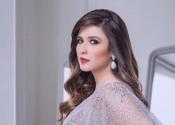 شاهد.. الفنانة ياسمين عبدالعزيز تحتفل بعيد ميلادها  