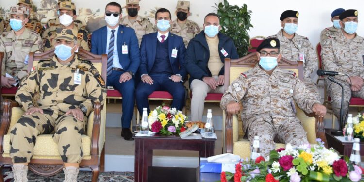 القوات المسلحة: تبادل الخبرات يسهم في رفعل الأداء القتالي.. صور