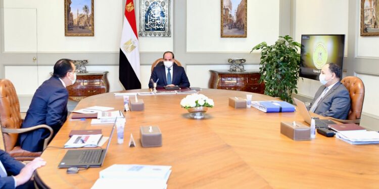 ننشر تفاصيل إجتماع الرئيس السيسي مع رئيس الحكومة ووزير المالية
