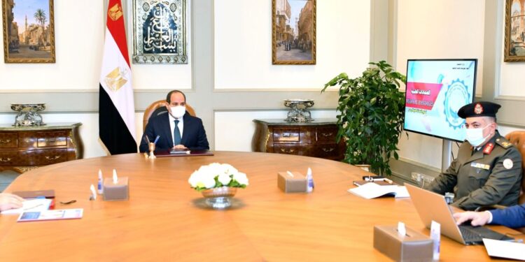 الرئيس السيسي يتابع تفاصيل مشروع إنشاء مصنع للضمادات الطبية