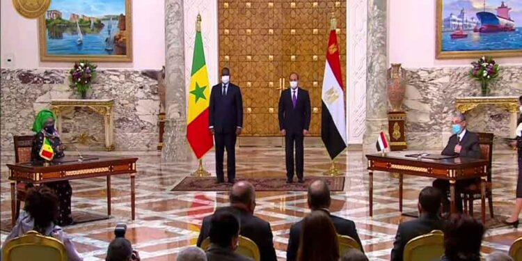 «لايف».. توقيع اتفاقيات ومذكرات تفاهم بين مصر والسنغال بحضور الرئيس السيسي