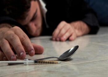 أوفر دوس .. تفاصيل وفاة شاب داخل شقة   بعد جرعة مخدرات في حلوان