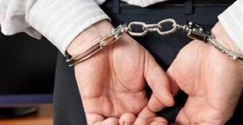 بسبب لعب العيال .. قرار عاجل ضد موظف ضرب جارة بآلة حادة بالتجمع