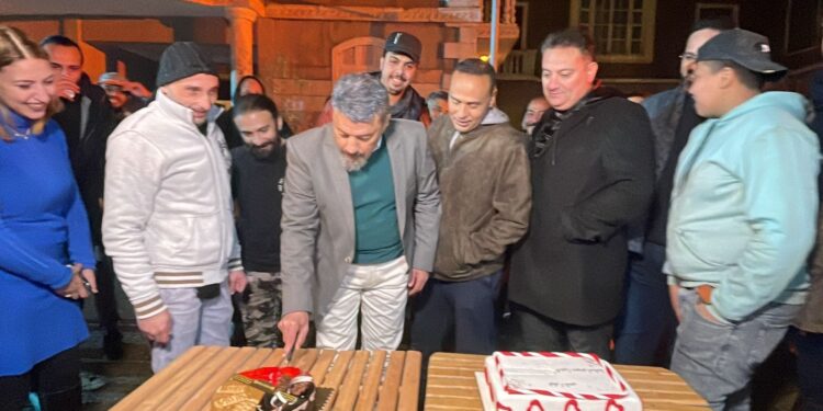 صور.. صناع فيلم شمس يحتفلون بعيد ميلاد عمرو عبدالجليل