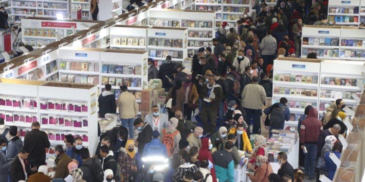 تعرف على عدد زوار معرض الكتاب في اليوم الاول