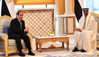 الرئيس السيسي يبحث التحديات الراهنة في القضايا الإقليمية بقصر الوطن .. صور