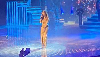 نناسي عجرم تحصل على جائزة جوي أووردز أفضل أغنية