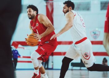 الأهلي يهزم الزمالك في عقر داره ويحسم قمة السلة بنتيجة 86-85