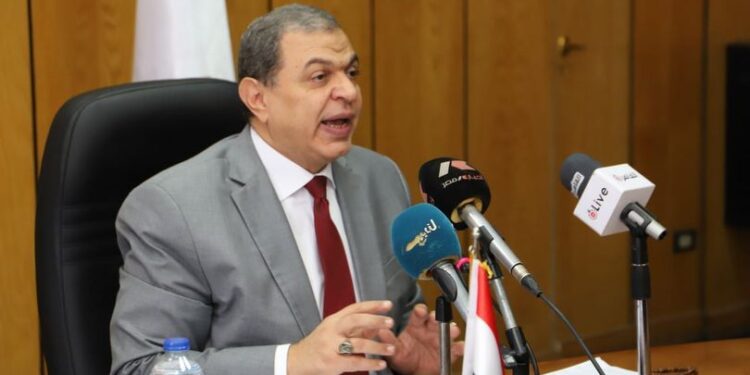 القوى العاملة: صرف 2.2 مليون جنيه للعمالة غير المنتظمة وتعيين 818 شابًا