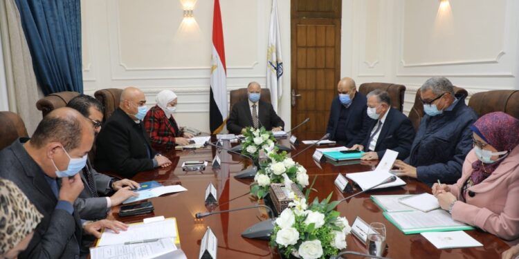 محافظ القاهرة : تذليل الصعوبات التي تواجه خطة تطوير منطقة شق الثعبان