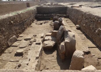 اكتشافات أثرية جديدة بمشروع ترميم تمثالي ممنون ومعبد الملك أمنحنب الثالث
