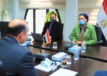 كيف تساهم البورصة المصرية في التصدي لآثار التغيرات المناخية؟