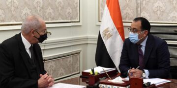 مدبولي: اهتمام رئاسي بقناة السويس لأهميتها في جذب الإستثمار