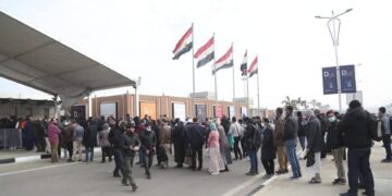 إقبال جماهيري كبير بأول أيام معرض القاهرة الدولي للكتاب.. صور