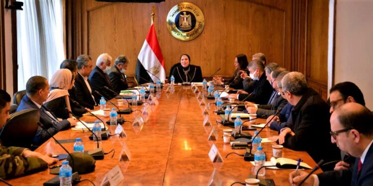 ننشر تفاصيل الاجتماع الأول للجنة دعم صناعة السجاد المصري برئاسة وزيرة التجارة