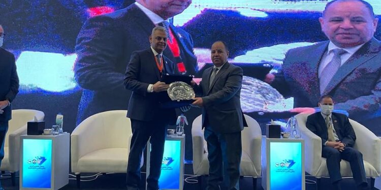 وزير المالية: التأمين الصحي الشامل لن ينجح إلا بشراكة قوية مع القطاع الخاص