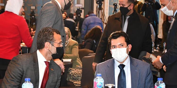 وزير الرياضة يشهد المؤتمر الصحفي للإعلان عن تفاصيل النسخة الثانية من أيرون مان الدولية Iron Man 70.3