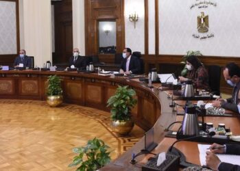 رئيس الوزراء يتابع الموقف التنفيذي لمشروع تأهيل وتبطين الترع