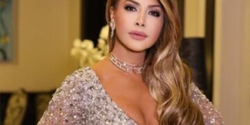 بروب أبيض منزلي رسالة من الفنانة نوال الزغبي للجمهور عبر إنستجرام