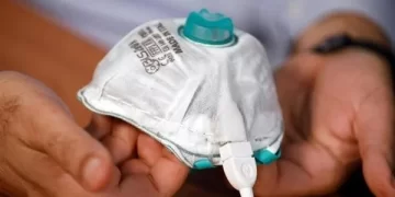 مراكز السيطرة على الأمراض تطالب بارتداء كمامات «N95» و«KN 95»