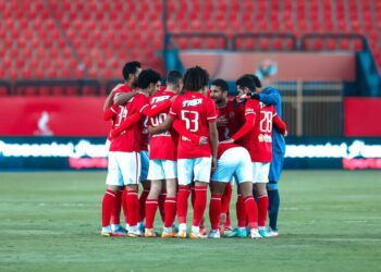 فحص طبي لتحديد حجم إصابة ثنائي الأهلي