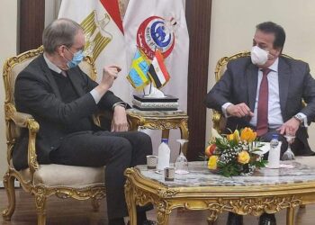عبد الغفار يستقبل السفير السويدي لدى مصر لتعزيز قطاع الصحة