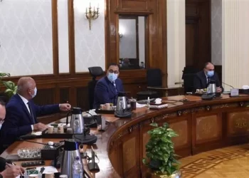 وزير النقل يعلن بدء تنفيذ أول 10 محطات للأتوبيس الترددي على الدائري