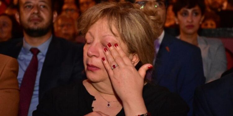 بعد استئصال ورم .. جمهور سمية الالفي يرد على نجلها ” دي حبيبتنا كلنا”