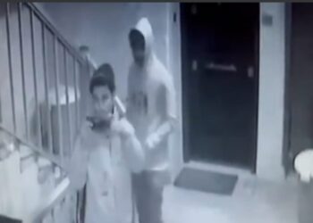 بلاغ لقسم العجوزة.. مواطن يكشف خطة شابين لتنفيذ سطو على بنك بالمهندسين (فيديو)