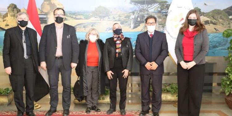 وزيرة البيئة تبحث التعاون المشترك فى مجال التغيرات المناخية مع مركز إيكاردا