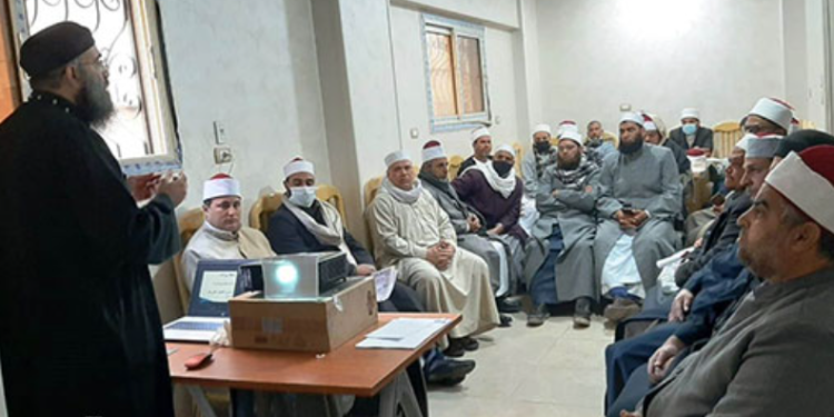 يبقى إنت أكيد في مصر.. برلماني يعلق على تدريب قسيس لأئمة مسلمين