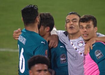 روح المنتخب.. عصام الحضري نمبر وان على تويتر بعد التأهل لنصف نهائي أمم إفريقيا