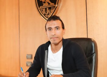 لاعبو الزمالك ينظمون ممرًا شرفيًا لعبد الشافي.. اعرف السبب