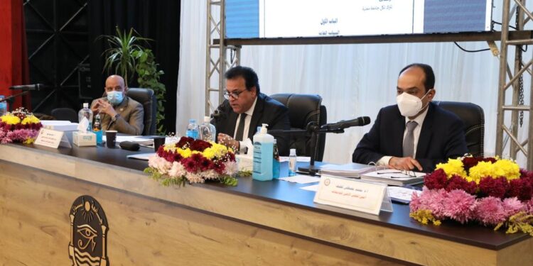 الأعلى للجامعات: استمرار امتحانات الفصل الدراسي الأول وفق البرنامج الزمني المحدد لها