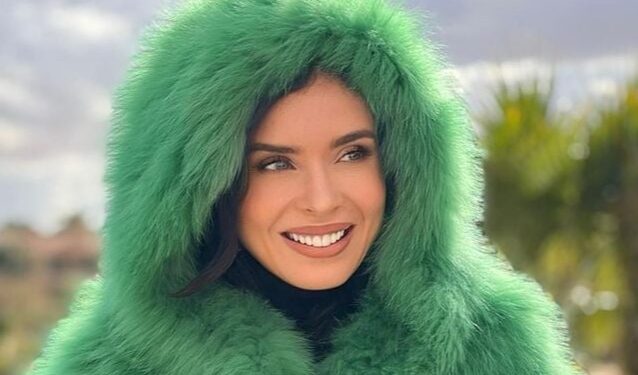 دينا الراقصة تشارك آخر جلسة تصوير لها عبر الانستجرام
