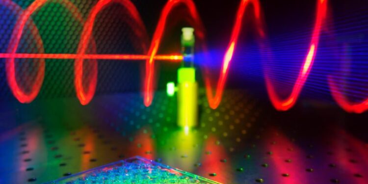 اكتشاف تأثيرًا ضوئيًا جديدًا يمكنه تسريع معرفة الأدوية المنقذة للحياة