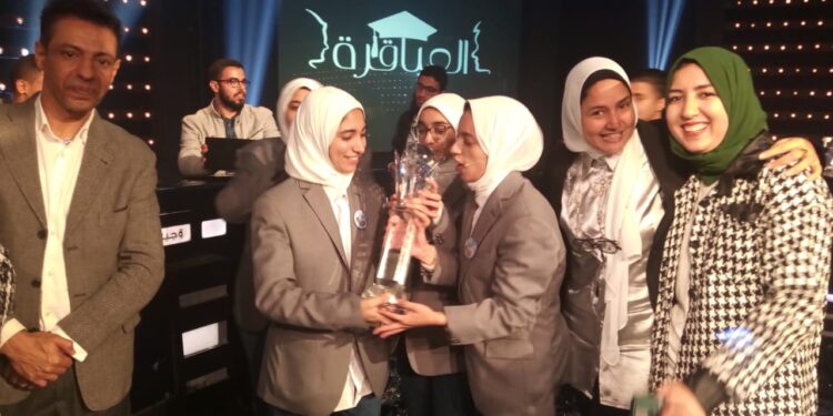 جامعة القاهرة تفوز بكأس مسابقة “عباقرة الجامعات” بعد تحقيق أفضل النتائج
