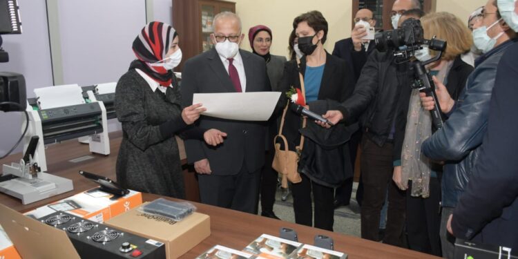 جامعة القاهرة تفتتح مركز خدمات ودعم ذوي الإعاقة| صور